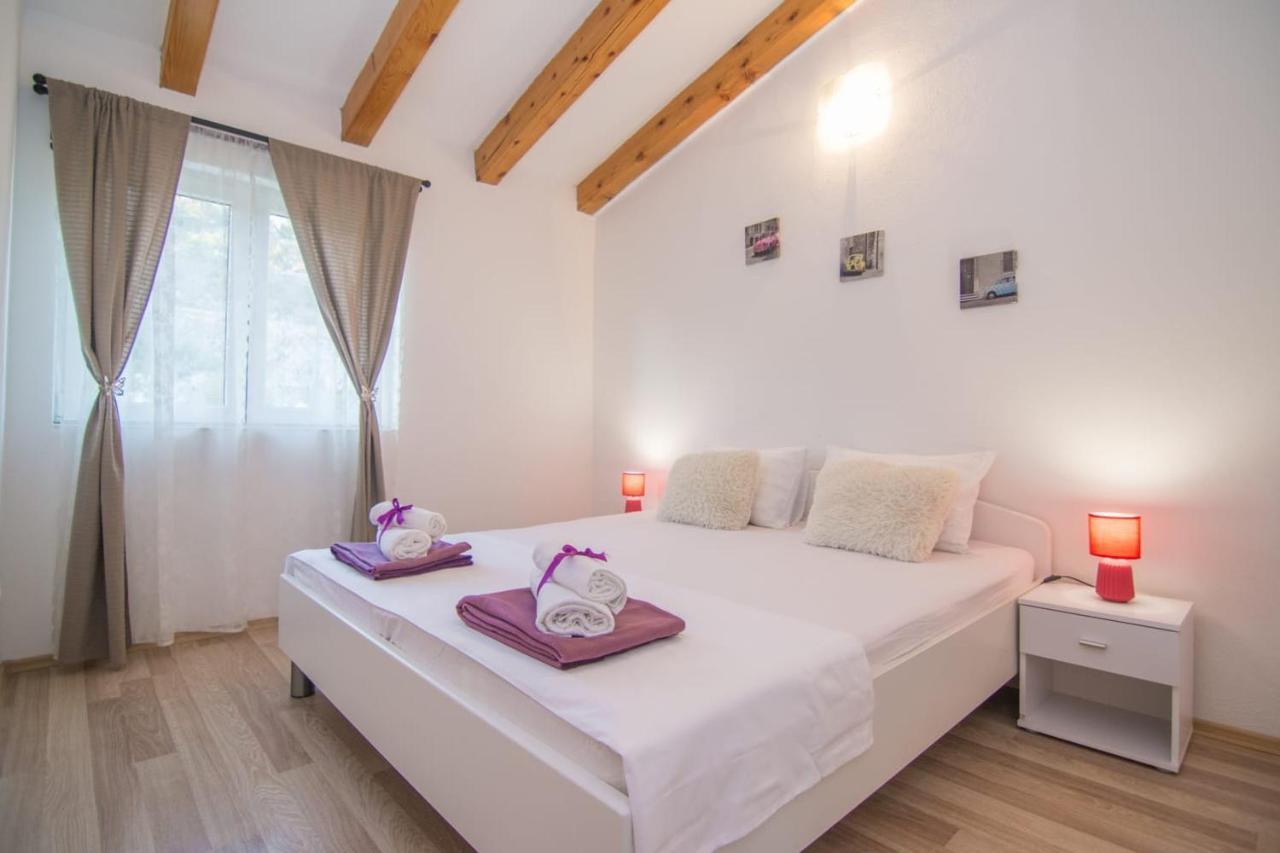 Village Holiday Apartman With Heated Pool Maslina Kostanje エクステリア 写真