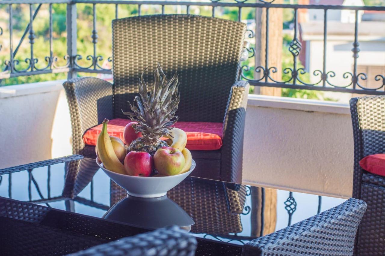 Village Holiday Apartman With Heated Pool Maslina Kostanje エクステリア 写真
