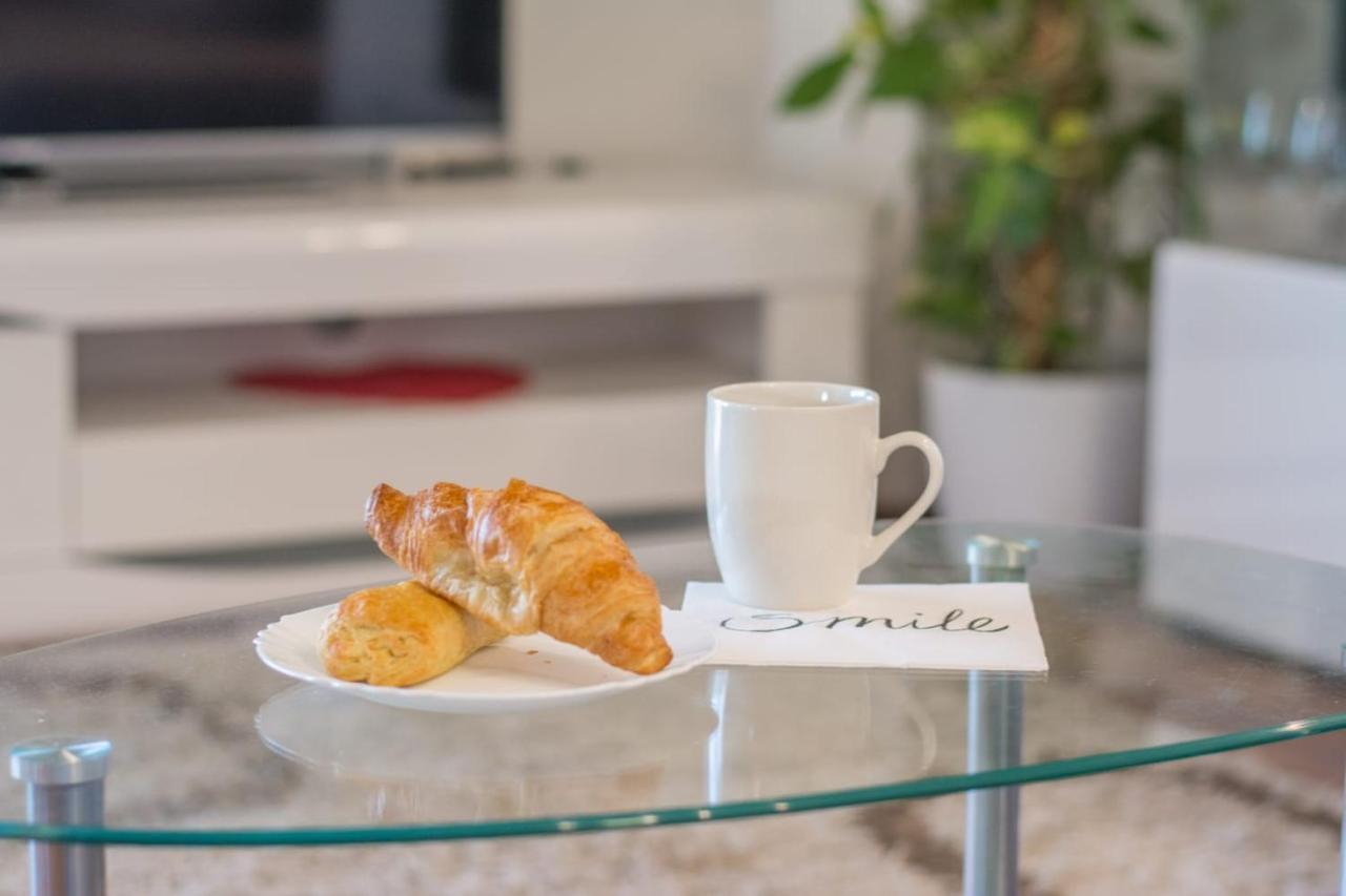 Village Holiday Apartman With Heated Pool Maslina Kostanje エクステリア 写真