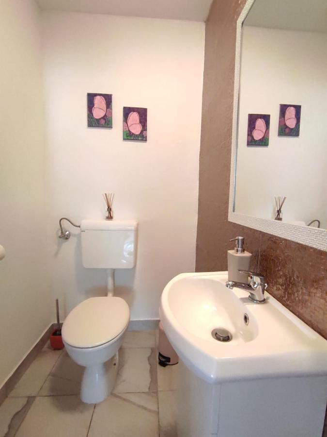 Village Holiday Apartman With Heated Pool Maslina Kostanje エクステリア 写真