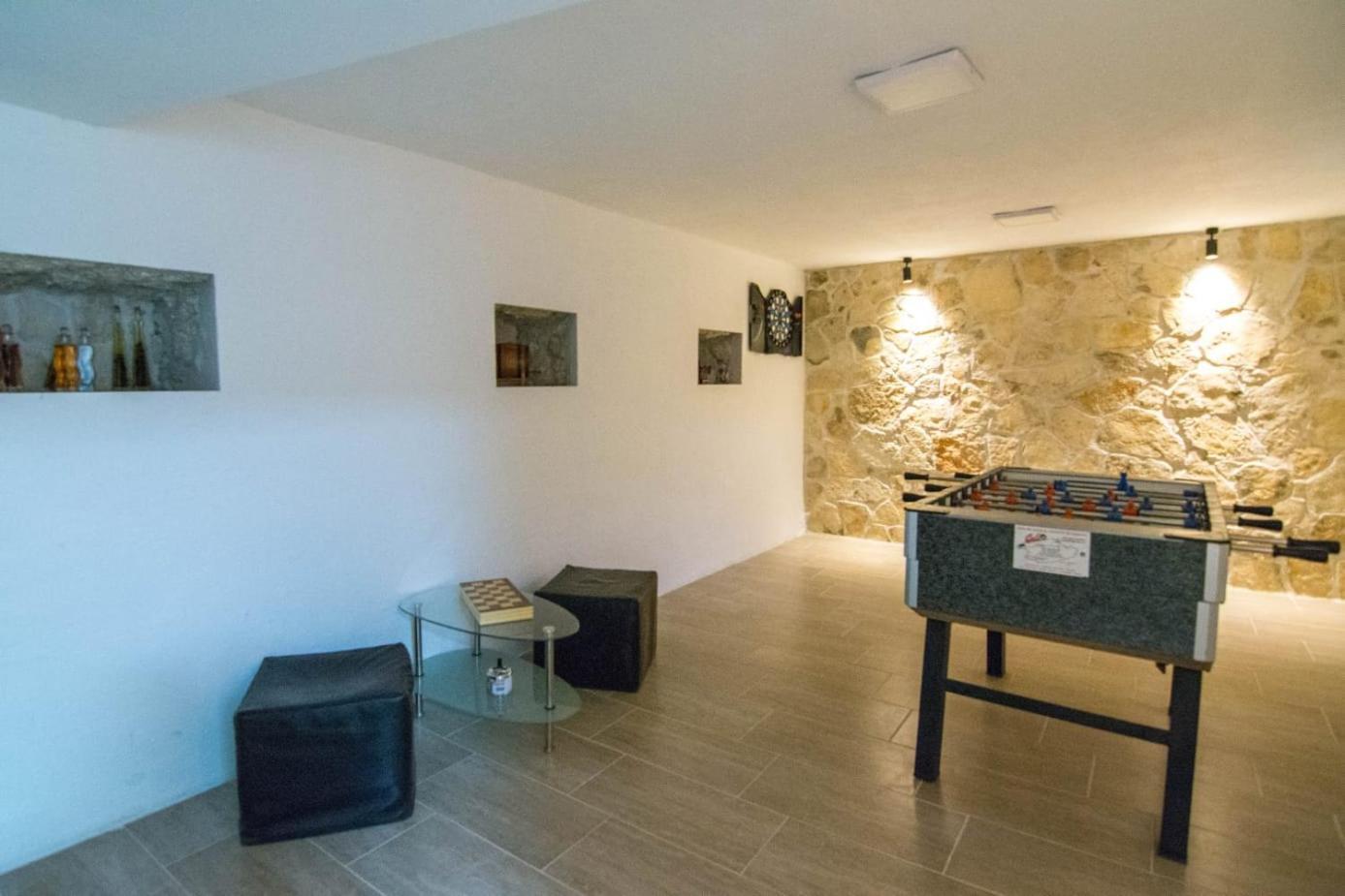 Village Holiday Apartman With Heated Pool Maslina Kostanje エクステリア 写真