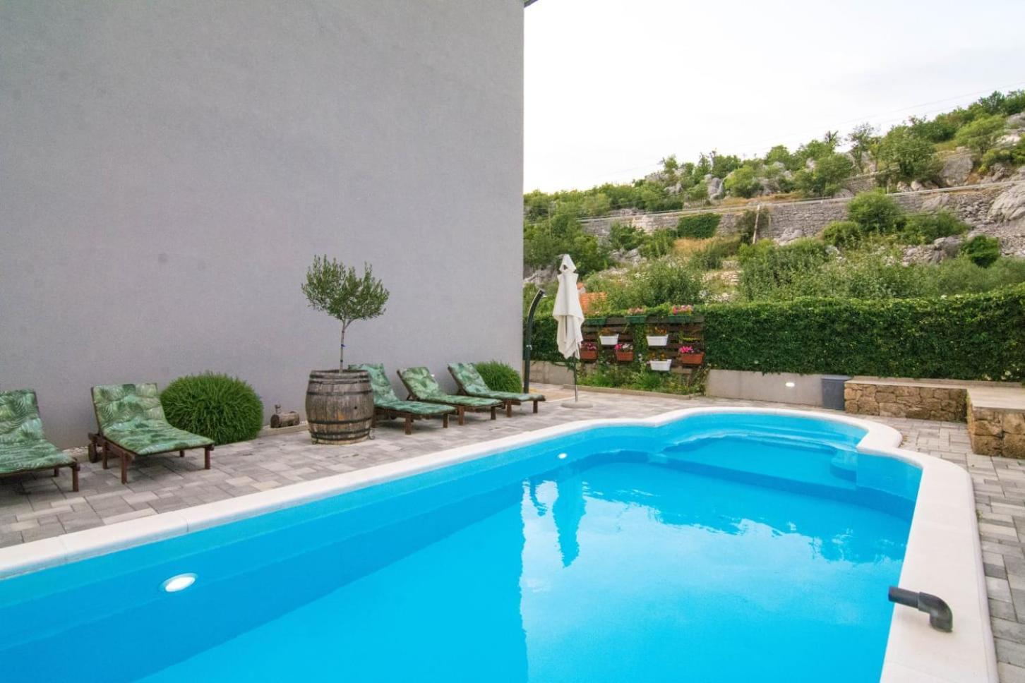 Village Holiday Apartman With Heated Pool Maslina Kostanje エクステリア 写真